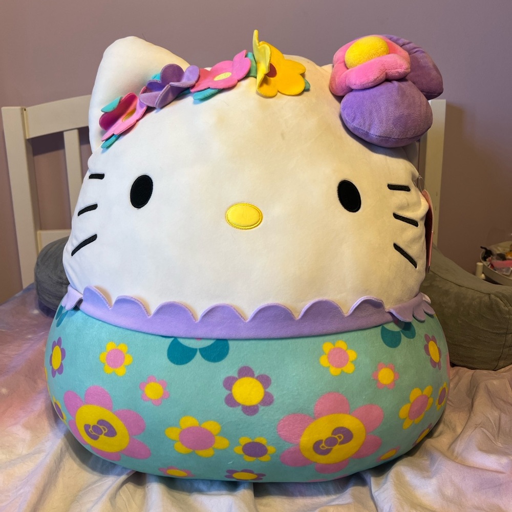 Jumbo Floral Hello Kitty Squishmallow